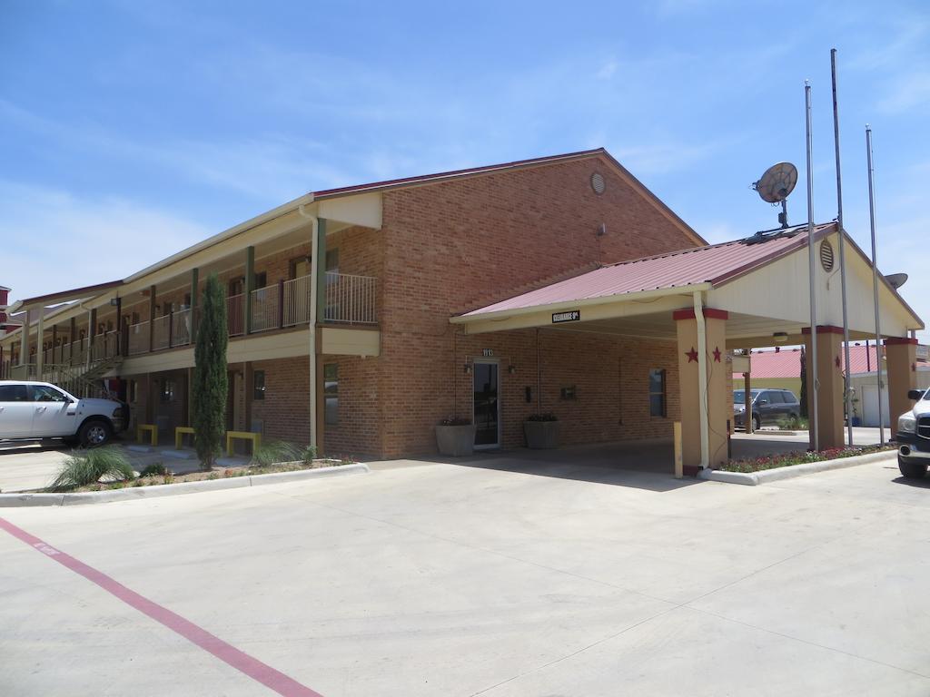 Super 8 By Wyndham Pleasanton Motel Luaran gambar